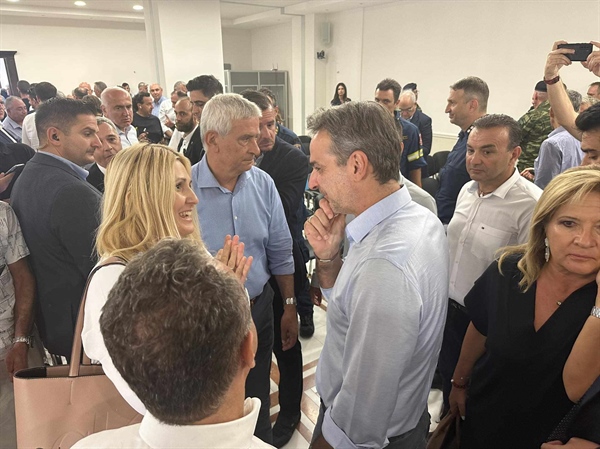 Hello, Mr. Prime Minister, I am Valia Kelidou from Kyklopas (video)