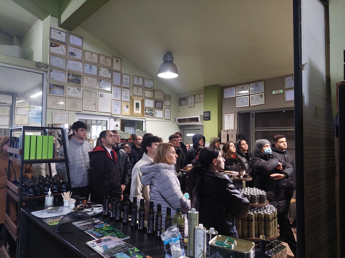 Επίσκεψη των Πρωτοετών της ΣΑΕΚ Τουρισμού Θράκης στο Ελαιοτριβείο Κύκλωπας