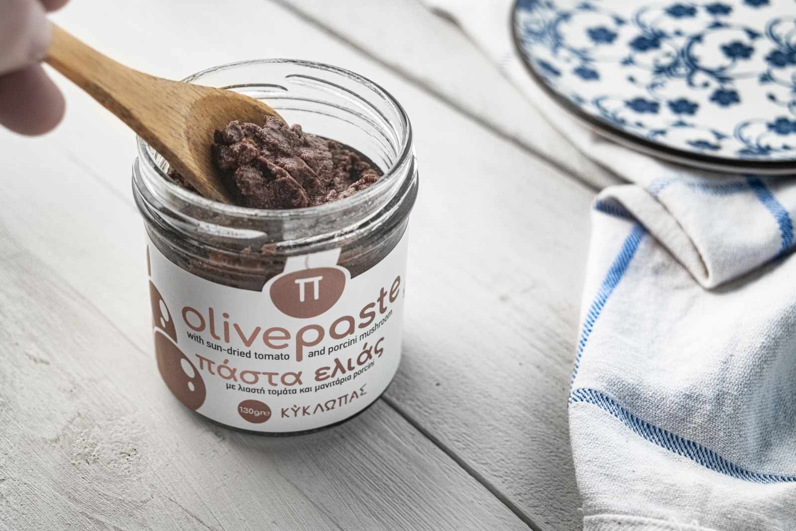 Olive paste with sun-dried tomatoes and porcini mushroom