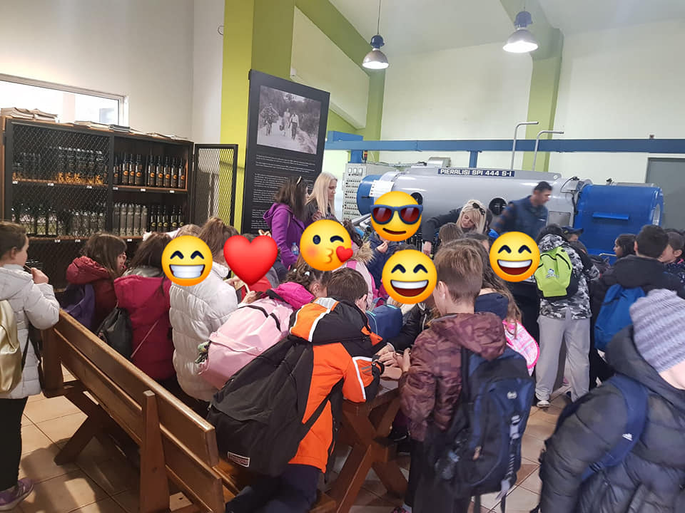 Γεμίσαμε παιδικές φωνούλες...