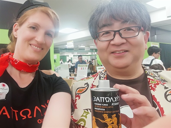 Μr Toshiya Tada , the very famous Olive oil Sommelier in Japan say hello to Kyklopas!