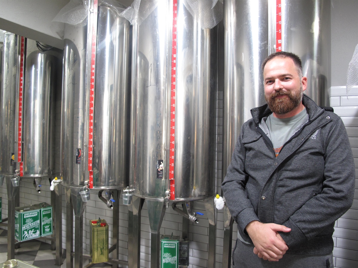 Ert.gr: The secrets of making olive oil!