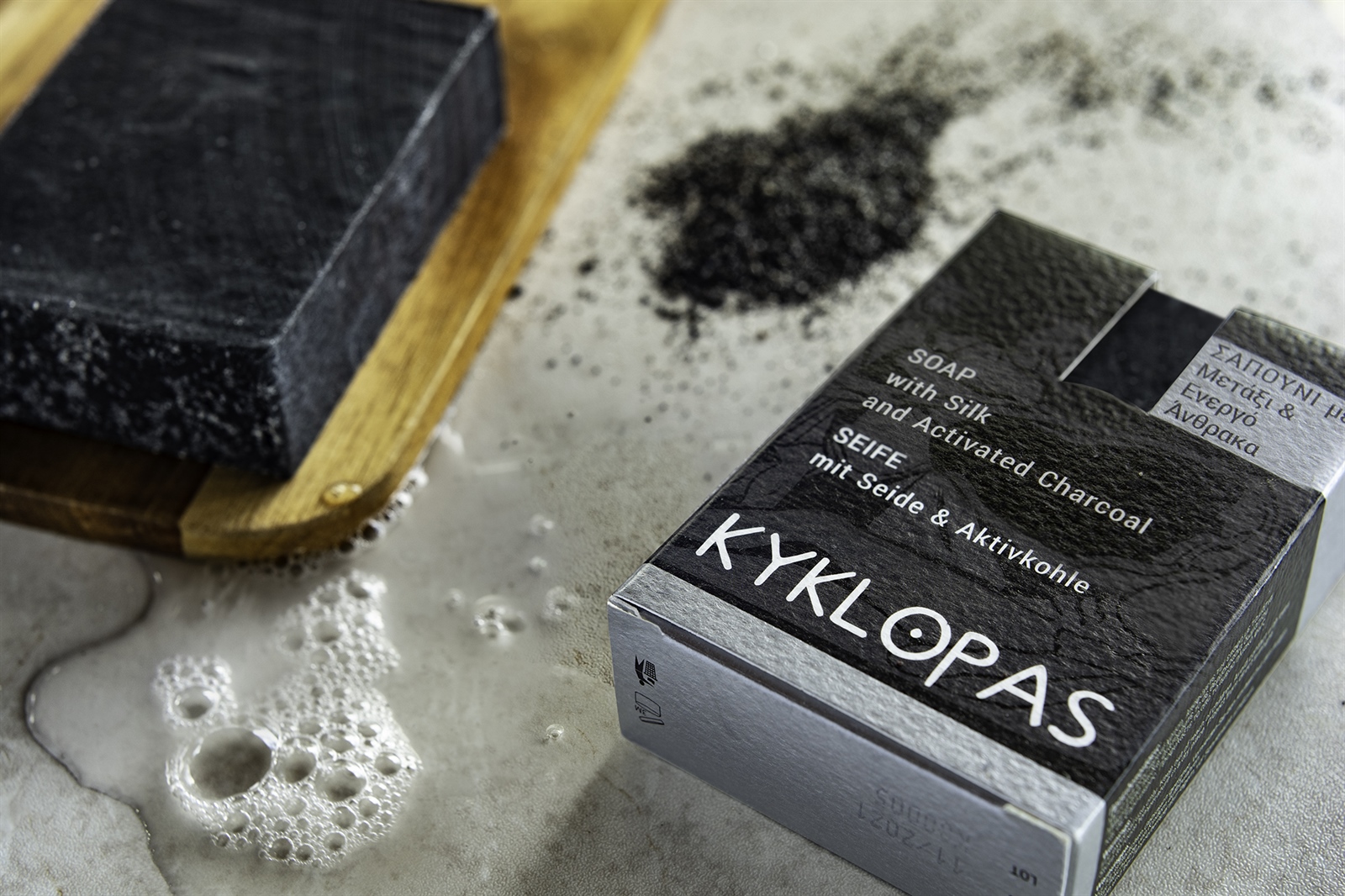 Σαπούνι με Μετάξι & Ενεργό Άνθρακα