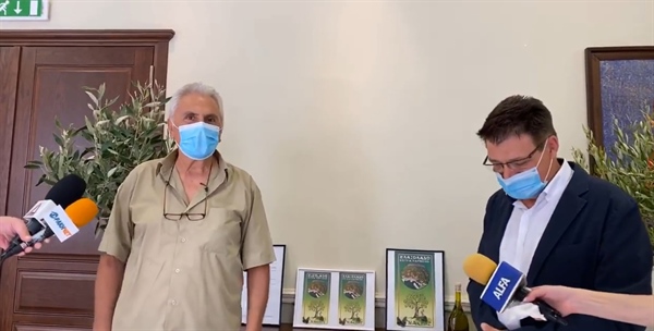 Kyklopas awarded for their contribution to the recognition of Makris olive oil as PDO (video)